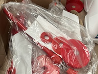 Partij schoonmaakartikelen w.o. korrelzeep en hand cleaner - afbeelding 4 van  7