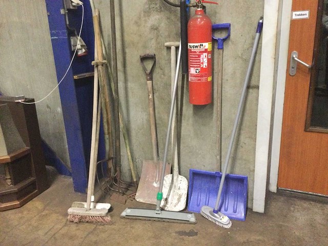 Partij schoonmaakartikelen - afbeelding 1 van  1