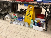 Partij schoonmaakartikelen - afbeelding 2 van  6