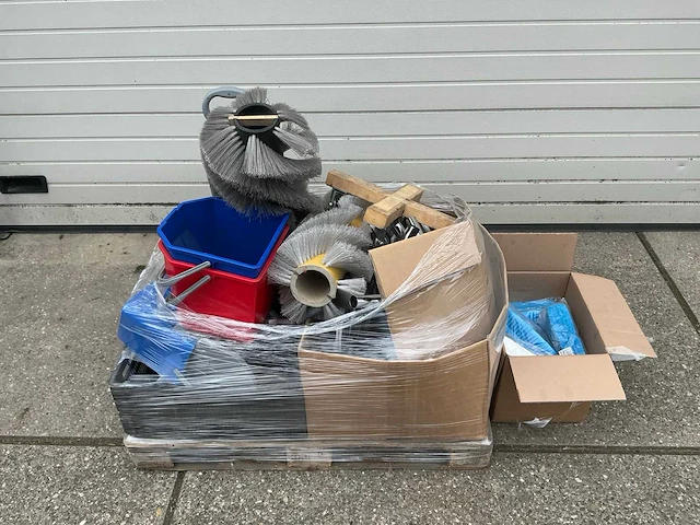Partij schoonmaakartikelen - afbeelding 2 van  8