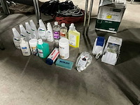 Partij schoonmaakartikelen - afbeelding 1 van  6