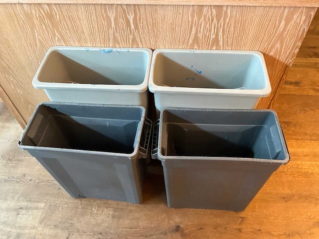 Partij schoonmaakbenodigdheden - afbeelding 2 van  10