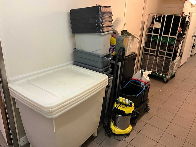 Partij schoonmaakbenodigdheden - afbeelding 5 van  10