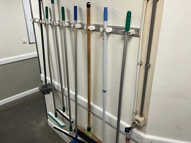 Partij schoonmaakbenodigdheden - afbeelding 10 van  10