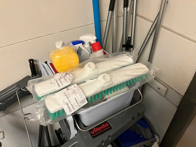 Partij schoonmaakbenodigdheden - afbeelding 2 van  4