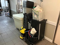 Partij schoonmaakbenodigdheden - afbeelding 1 van  10