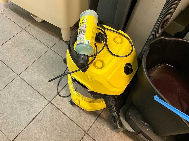 Partij schoonmaakbenodigdheden - afbeelding 4 van  10