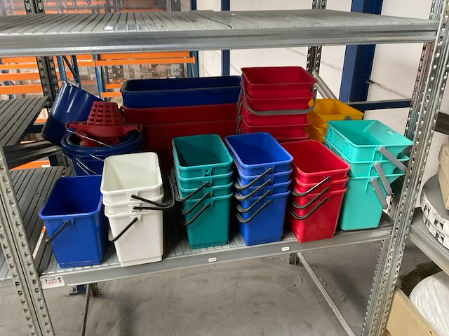 Partij schoonmaakemmers - afbeelding 1 van  3