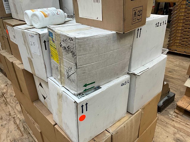 Partij schoonmaakmiddel - afbeelding 16 van  18