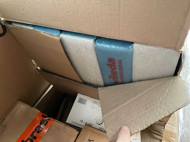 Partij schoonmaakmiddel - afbeelding 3 van  14