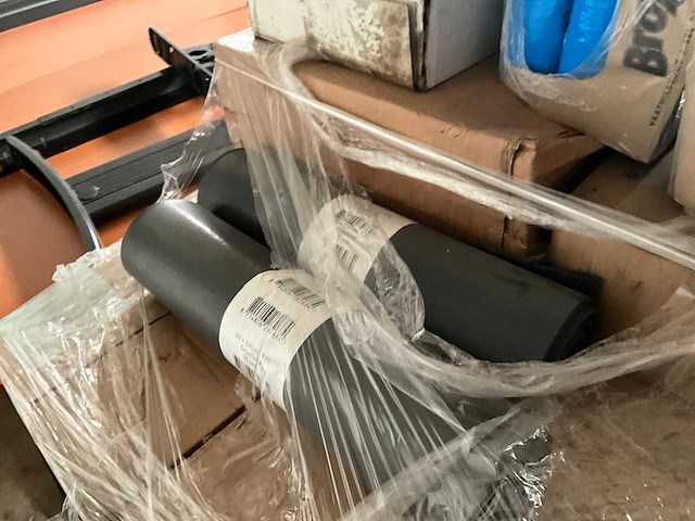 Partij schoonmaakmiddel - afbeelding 2 van  13