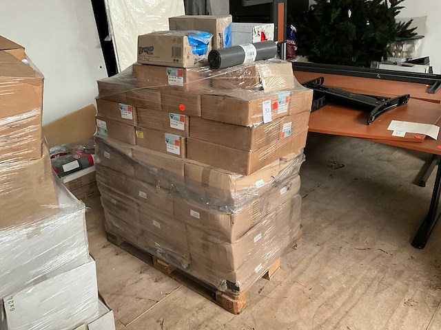 Partij schoonmaakmiddel - afbeelding 1 van  13