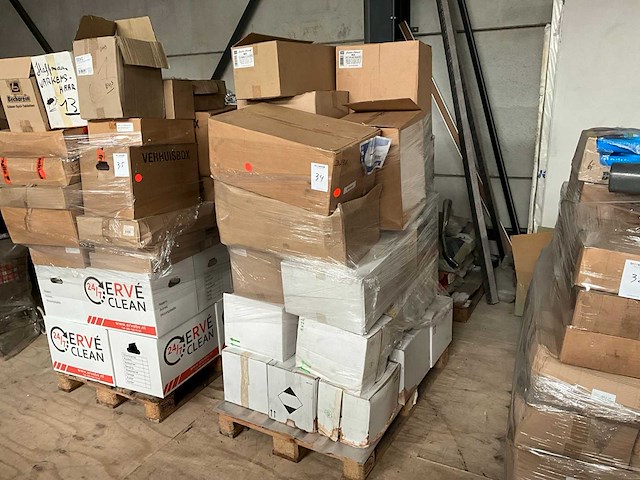 Partij schoonmaakmiddel - afbeelding 1 van  12