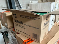 Partij schoonmaakmiddel - afbeelding 3 van  25