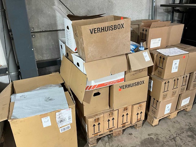 Partij schoonmaakmiddel - afbeelding 1 van  11