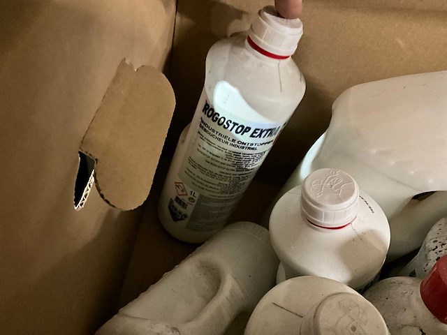 Partij schoonmaakmiddel - afbeelding 7 van  11