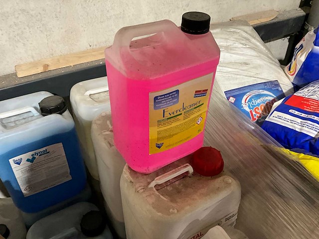 Partij schoonmaakmiddel - afbeelding 4 van  6