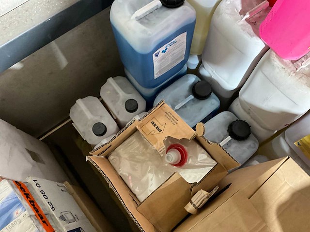 Partij schoonmaakmiddel - afbeelding 6 van  6