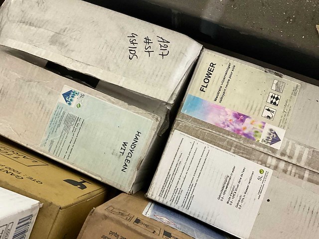 Partij schoonmaakmiddel - afbeelding 3 van  11