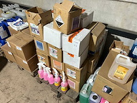 Partij schoonmaakmiddel - afbeelding 1 van  11