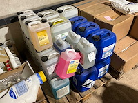 Partij schoonmaakmiddel - afbeelding 1 van  7