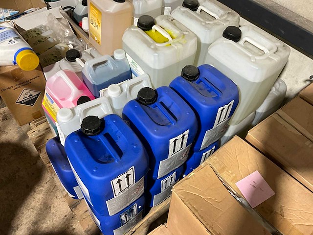 Partij schoonmaakmiddel - afbeelding 7 van  7