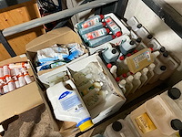 Partij schoonmaakmiddel - afbeelding 1 van  11