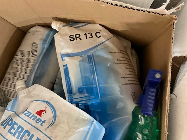 Partij schoonmaakmiddel - afbeelding 6 van  11