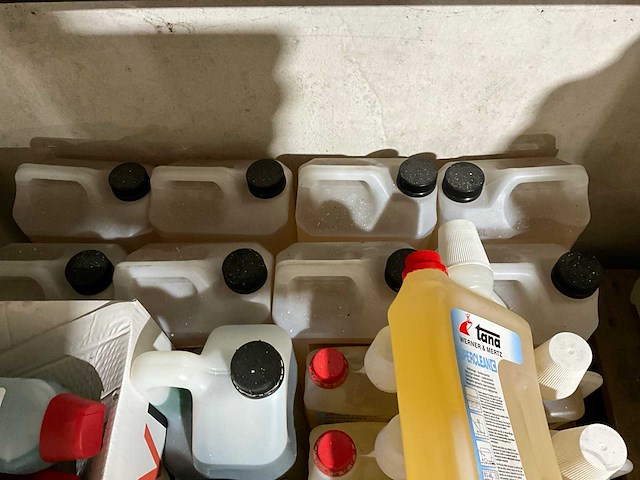Partij schoonmaakmiddel - afbeelding 10 van  11
