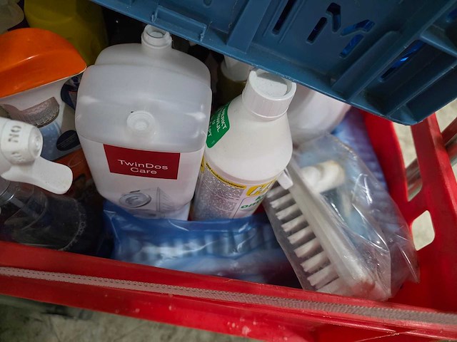 Partij schoonmaakmiddel - afbeelding 6 van  7
