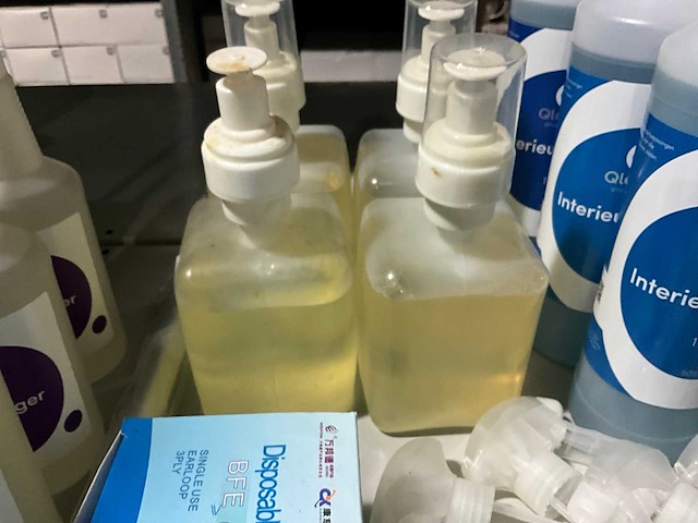 Partij schoonmaakmiddel - afbeelding 2 van  14