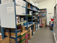 Partij schoonmaakmiddelen en disposables - afbeelding 2 van  3