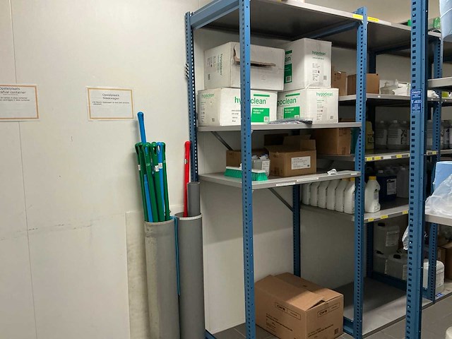 Partij schoonmaakmiddelen en disposables - afbeelding 4 van  4