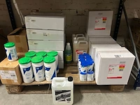 Partij schoonmaakmiddelen, hygiëneproducten en reinigingschemicaliën w.o. paltix, unox, jantex