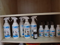 Partij schoonmaakmiddelen o.a. hg vuilafstotende polish voor kunststof, wasbenzine & ammoniak - afbeelding 2 van  5