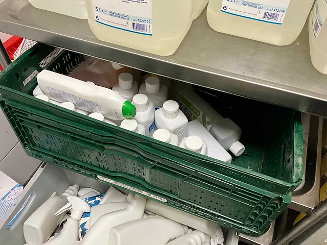 Partij schoonmaakmiddelen - afbeelding 3 van  4