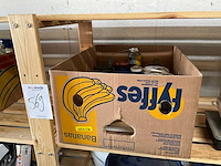 Partij schoonmaakmiddelen - afbeelding 1 van  3