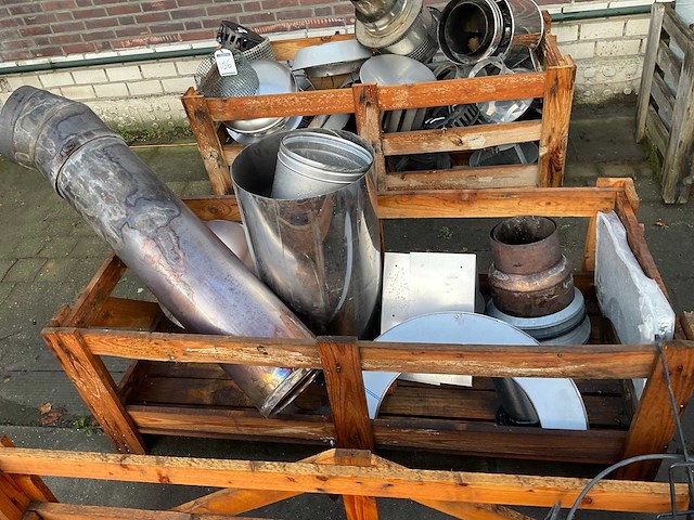 Partij schoorsteenpijp en bochten - afbeelding 2 van  6