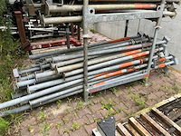 Partij schroefstempels in 2 stapelbokken - afbeelding 4 van  8