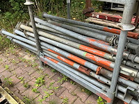 Partij schroefstempels in 2 stapelbokken - afbeelding 6 van  8