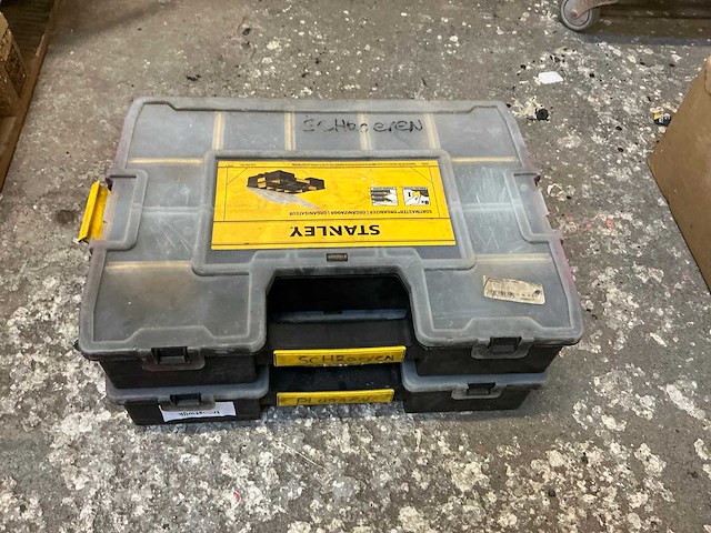 Partij schroeven en hang-en sluitwerk - afbeelding 3 van  10