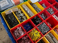 Partij schroeven en klemmen in metalen assortimentskist - afbeelding 4 van  4