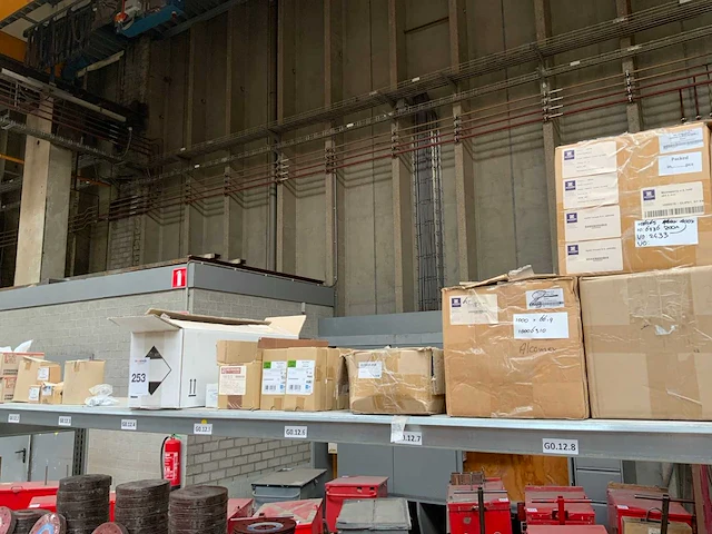 Partij schroeven en montageclips - afbeelding 1 van  11
