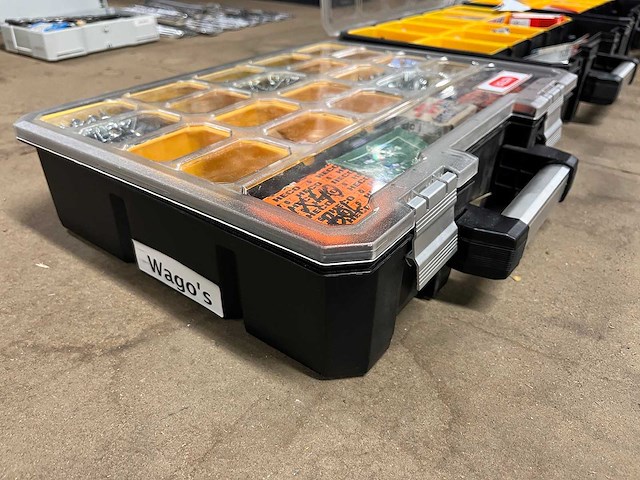 Partij schroeven en pluggen in 4 organizers (o.a. borgh, heco, fischer, spax, wago) - afbeelding 9 van  9