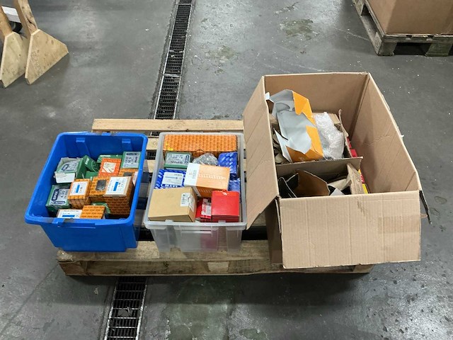 Partij schroeven - afbeelding 1 van  8