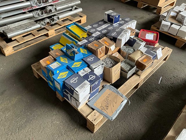 Partij schroeven - afbeelding 1 van  2