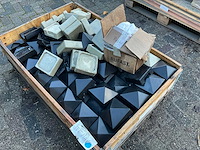 Partij schutting betonpetjes - afbeelding 2 van  5
