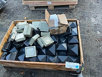 Partij schutting betonpetjes - afbeelding 3 van  5