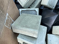 Partij schutting betonpetjes - afbeelding 4 van  5