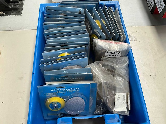 Partij schuurmiddelen - afbeelding 4 van  4